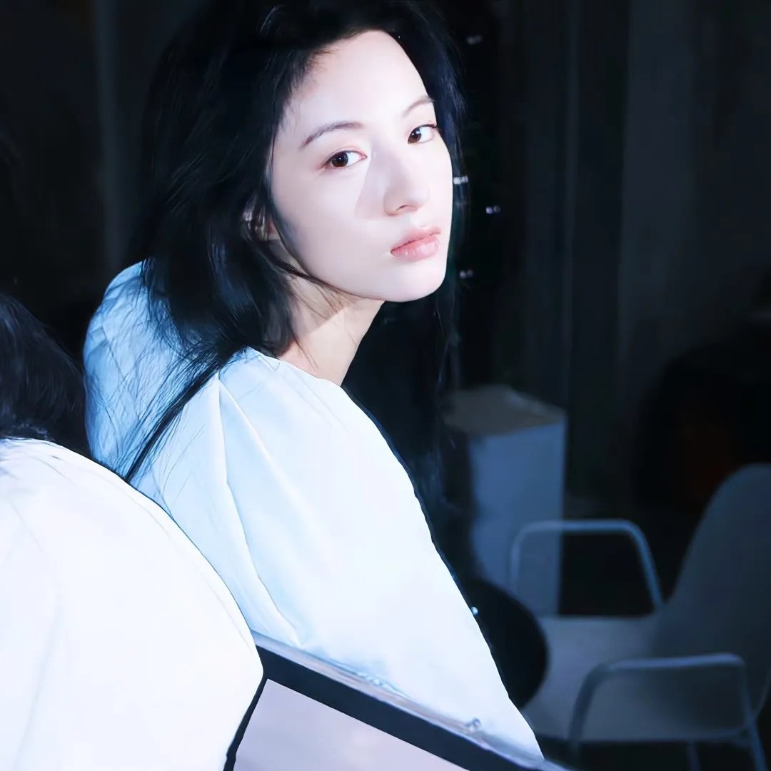 蜜桃女孩